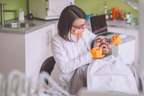 Best Dentist for Tooth Abscess  in Refugio, TX